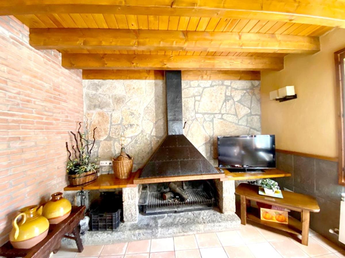 Spacious House In Ogassa With Terrace And Bbq Екстериор снимка