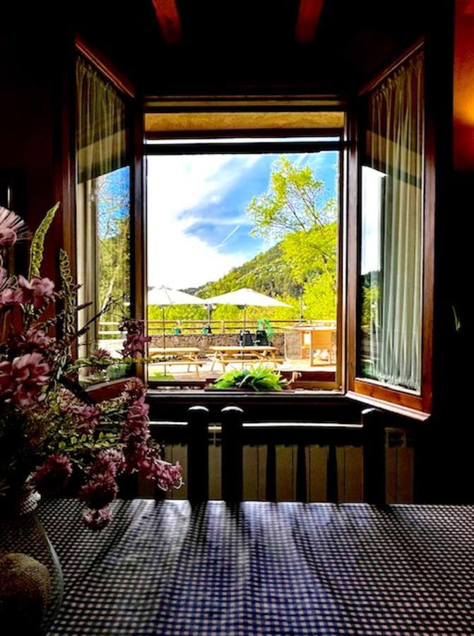 Spacious House In Ogassa With Terrace And Bbq Екстериор снимка