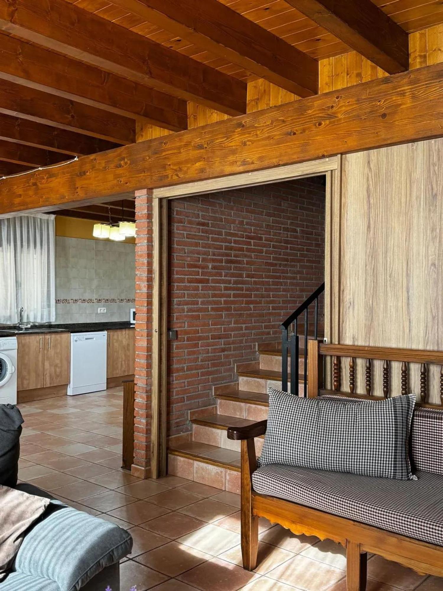 Spacious House In Ogassa With Terrace And Bbq Екстериор снимка